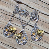 Bee & Flowers Earrings & Necklace